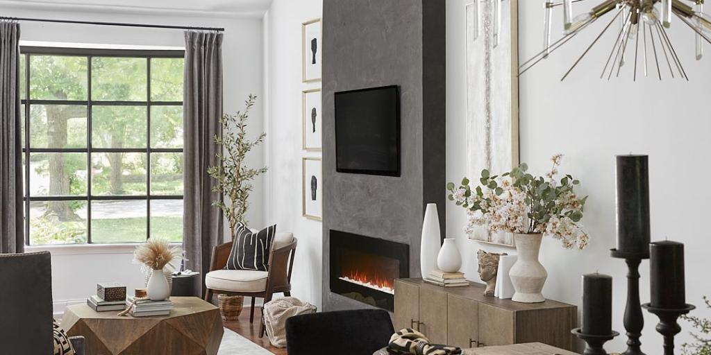 KichlerLight's tweet photo. We LOVE what @GraySpaceID did with her dining room this year for the #OneRoomChallenge. Calm, modern and glam all in one space.  

Check out the final result using our Eris chandelier! https://t.co/s79pECpI35