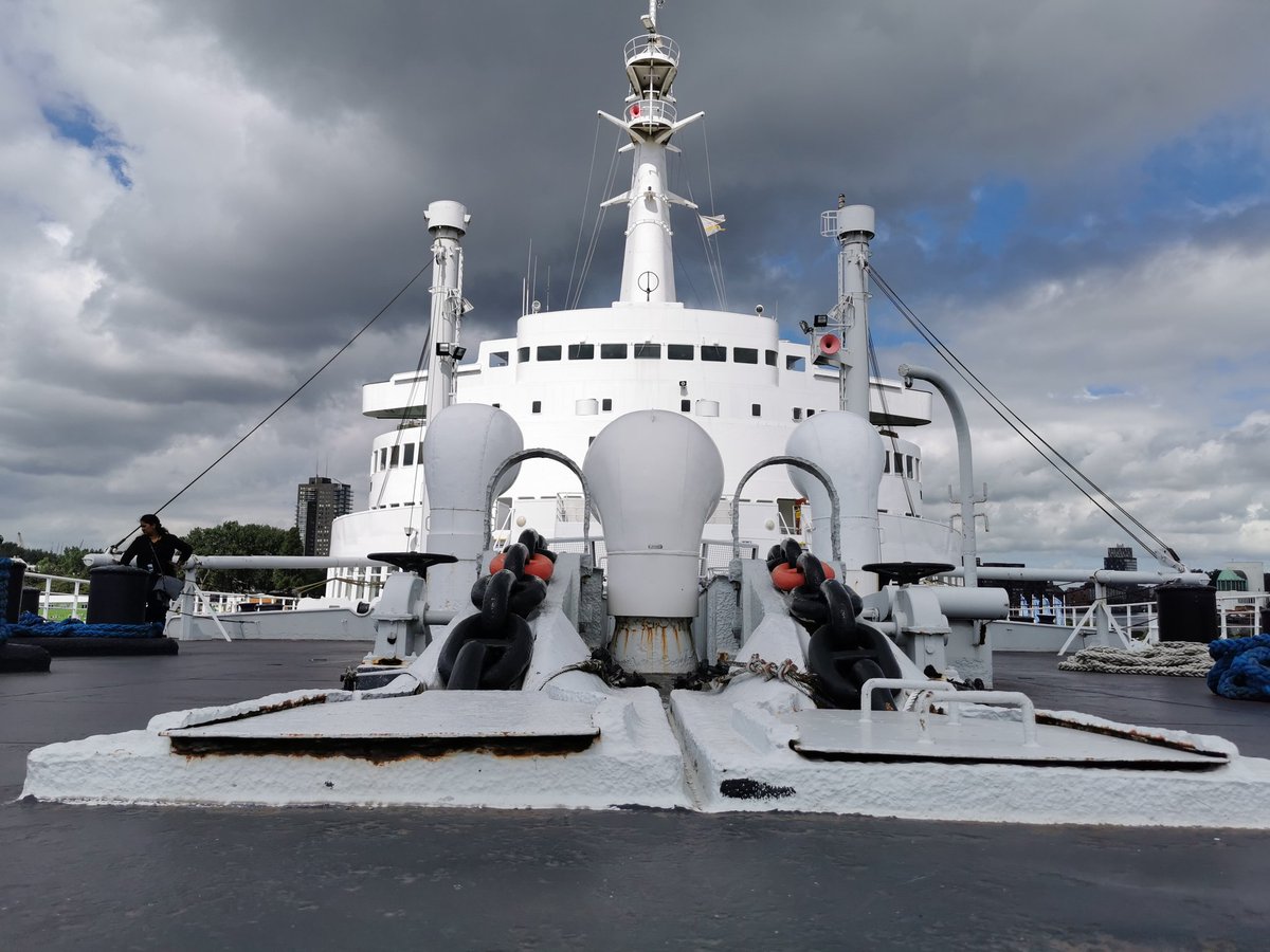 jay_letsconnect's tweet photo. @AartieKed @010byday Gaaf! Inderdaad een prachtig schip! https://t.co/GH9bpUpGOR