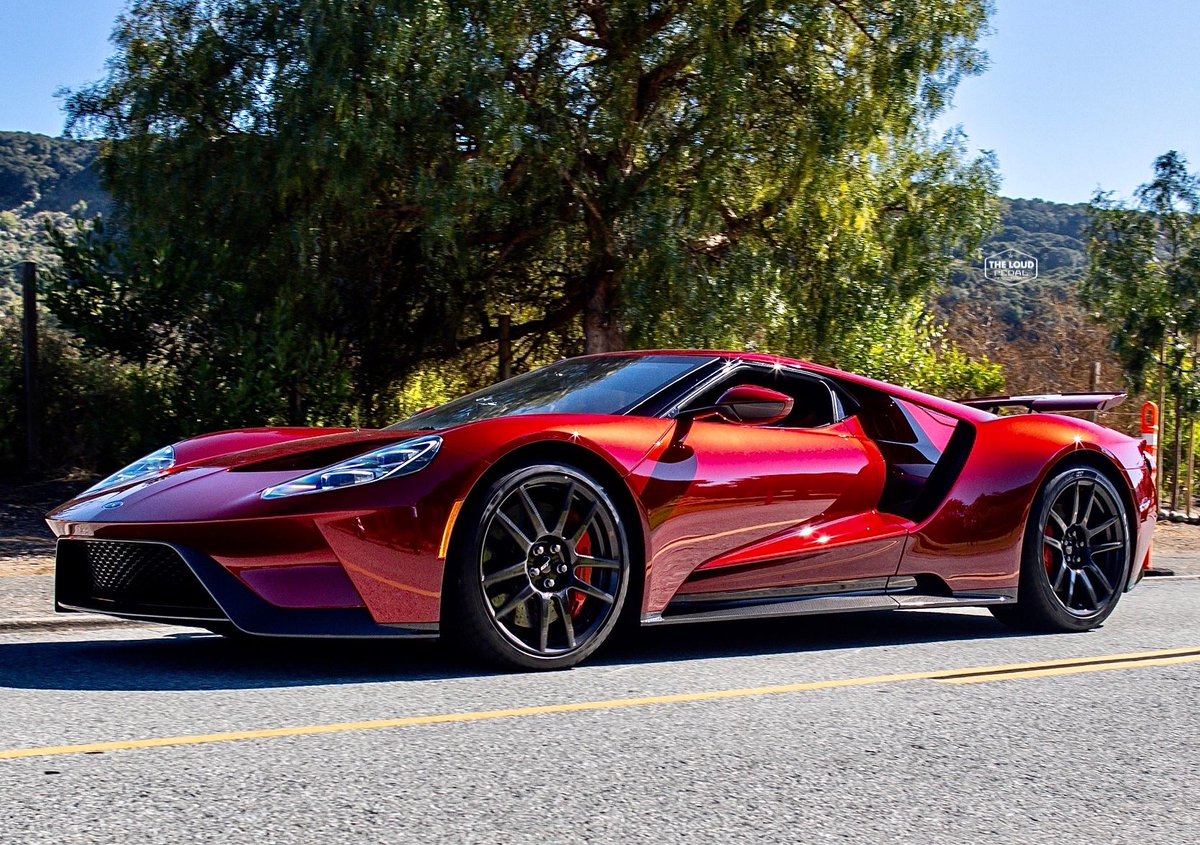 LoudPedalBlog's tweet photo. It’s Ford GT Friday! #fordgtfriday #fordfriday #fordfanatics #fordgram #newfordgt #fordperformance #FordGT #FordPerformance #gt #hypercar #ford #fordnation #supercars #Supercar #carswithoutlimits #carspotter #madwhips @ford @FordPerformance @fordgtforum @fordgtfans https://t.co/R4G8JjQrxO