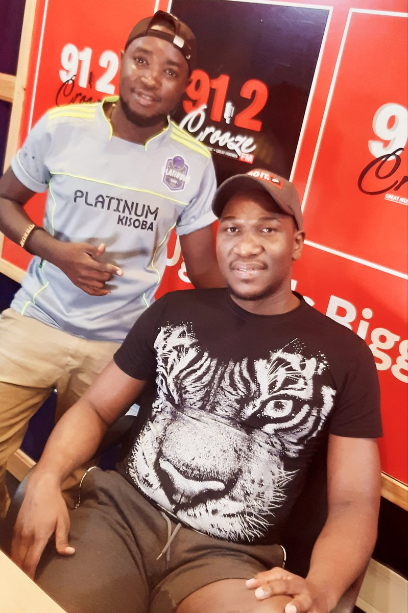 912CroozeFM's tweet photo. 💃🔥🕺FAT FRIDAY MIX 💃🔥🕺

#FatFridayMix 🍻 Time to Party 🍾 @BreezyMister @DeejayEmma_Cfm https://t.co/n6gSOgHzEX