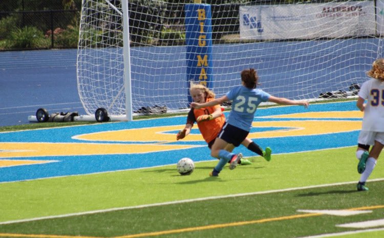 Fun Facts Friday w/ #1! Abby Hipkins!🔴⚫️⚽️⁣
⁣
•Fav. snack-Double Choc. Chunk Granola ⁣
•Dream destination-Italy 🇮🇹⁣
•Fav. team-Steelers ⚫️🟡
•Fav. Disney princess-Tiana ⁣
•Fav. band-Cage the Elephant ⁣
•Pre-game routine-🎧to game day music⁣
•Fav.food-Grilled cheese