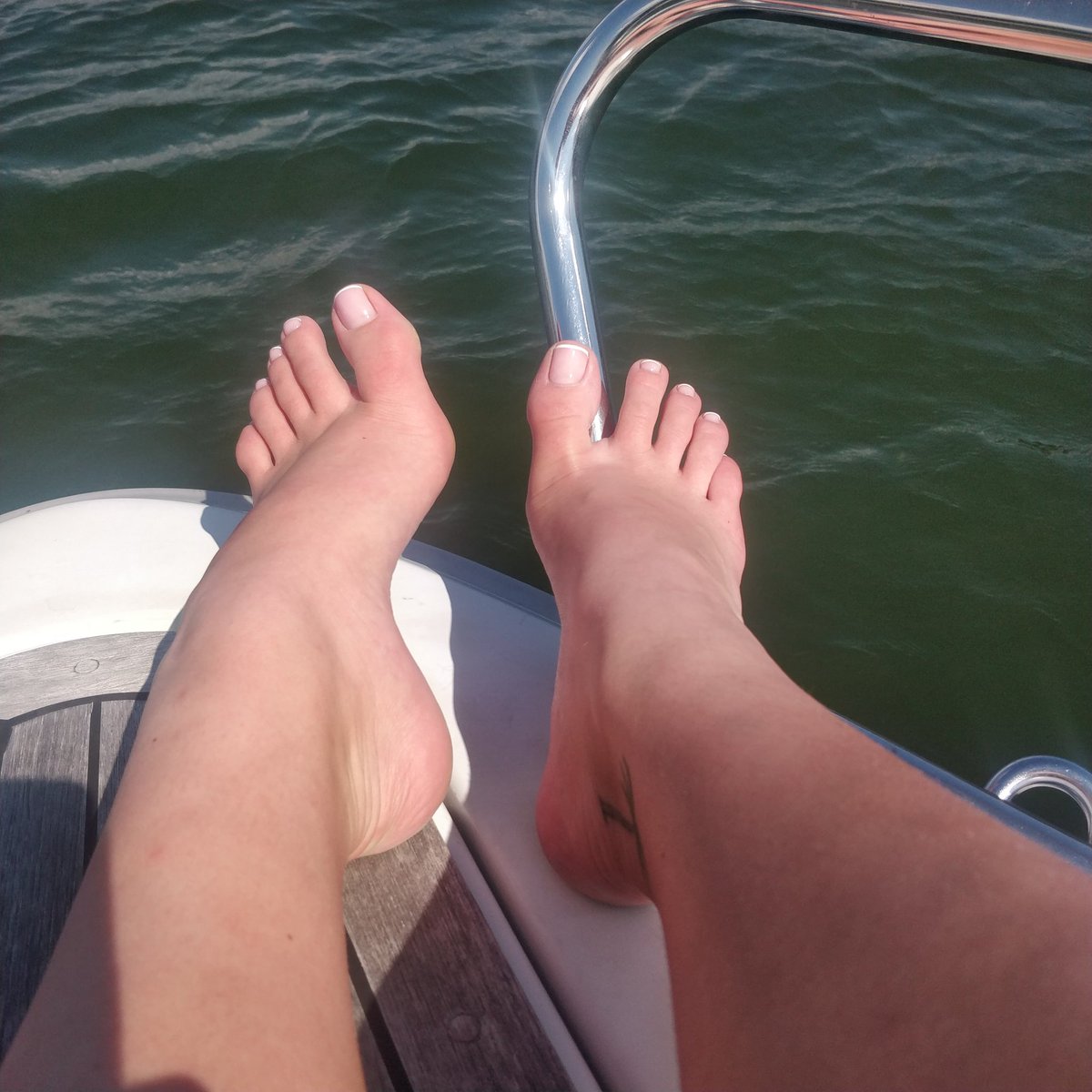 Nikkisfeet's tweet photo. Boat trip at the beautiful Finnish archipelago 🛥️ https://t.co/0jMbvTiyzE