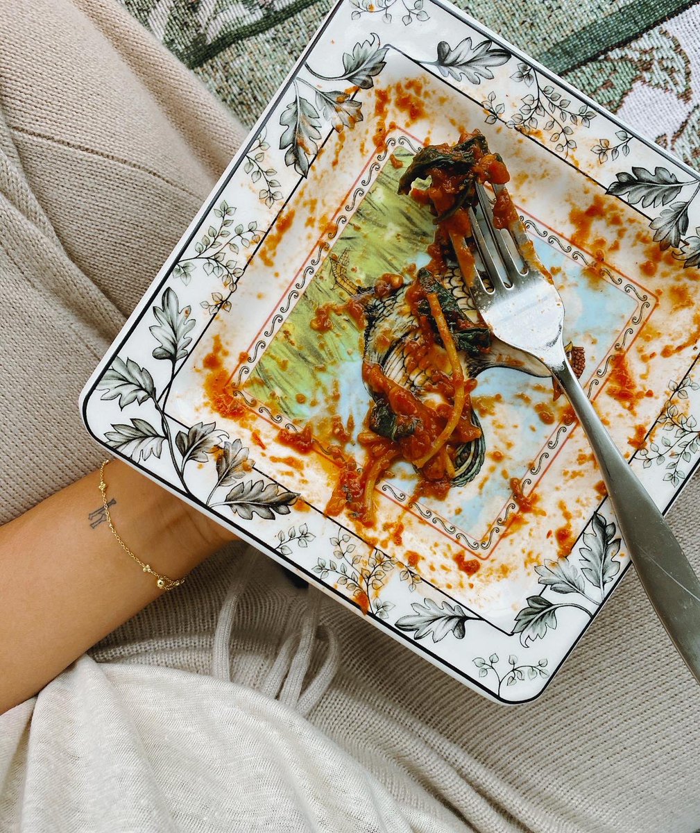 meganbatoon's tweet photo. day five in the country: i’ve learned to coexist with flies and make pasta for one https://t.co/8my8p95KgV