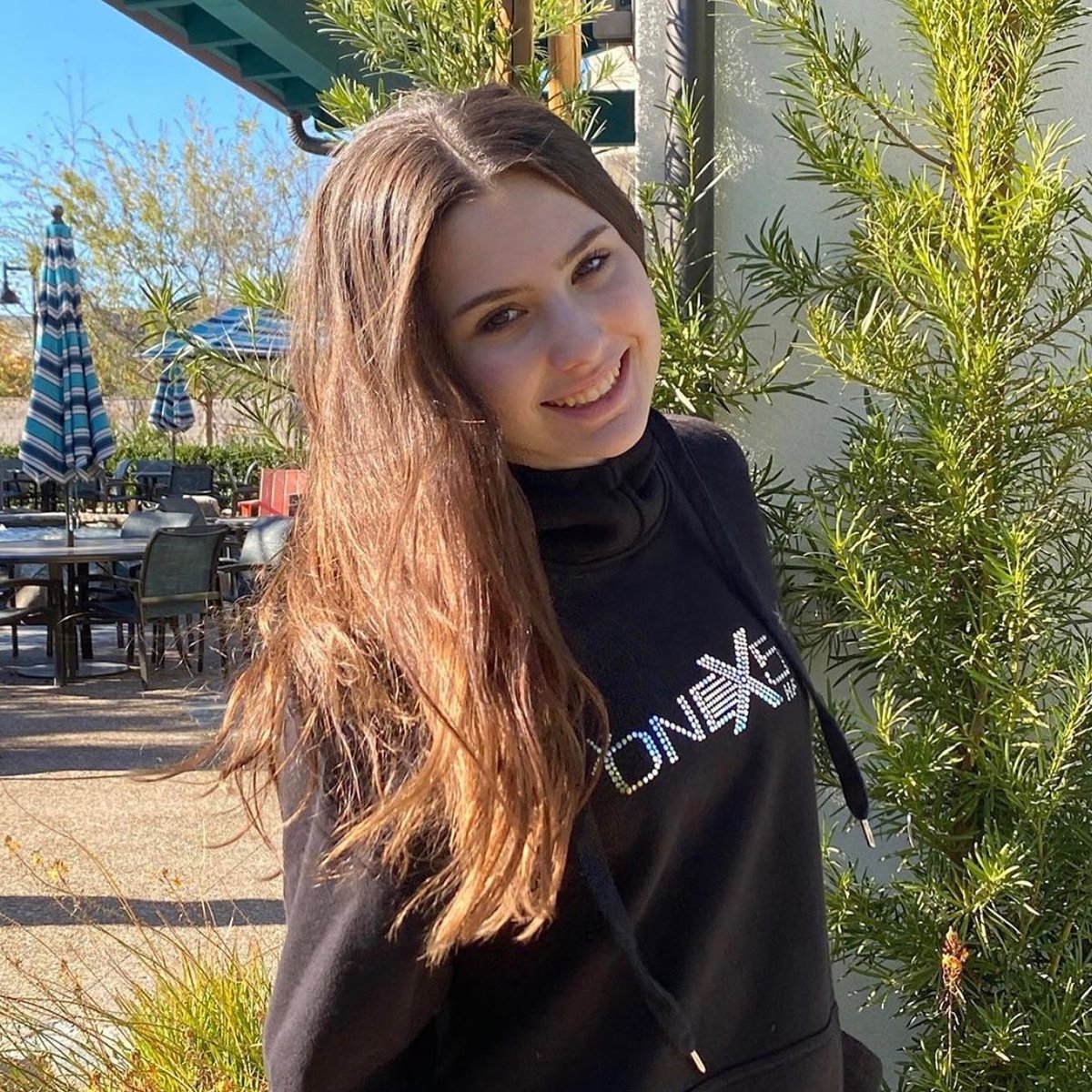 Real Love 🖤 Real Clients 🖤 Real World 👉<a href="/ONEx50/">ONEx50 Haircare®️</a>  gains clients the old fashioned way, they earn them. 🛒soo.nr/Y8KT 🛒 

#theCDIP #onex50 #slaythespray #haircareproducts #haircareroutine #haircaretips #haircare #salonhair #womenshair #kidshair #menshair #cheerhair