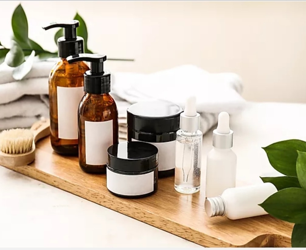 Bespoke_Skin's tweet photo. Have the product but need the packaging? We can now offer branded and non branded packaging to suit your needs.

Contact us for more info - info@bespokeskincare.co.uk 

https://t.co/l4Ethi8P2x https://t.co/1QHo0Iu5KF