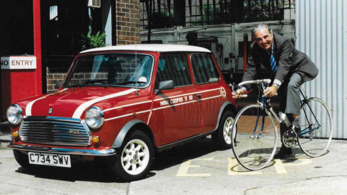 MINIHellas's tweet photo. Σαν σήμερα γεννήθηκε ο John Cooper, o άνθρωπος που χάρισε στο αγαπημένο μας Mini μια σπάνια αγωνιστική κληρονομιά.
#MINI #JohnCooper #ClassicMini https://t.co/ejiRy980U0