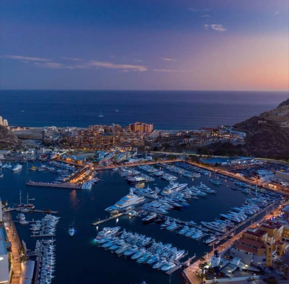 Discovering_Mex's tweet photo. Cabo over night... Have a great weekend everyone! #LosCabos #FridayFeeling #Paradise #Night 

https://t.co/JF4SBAkYr8 https://t.co/dHuoDErf3m