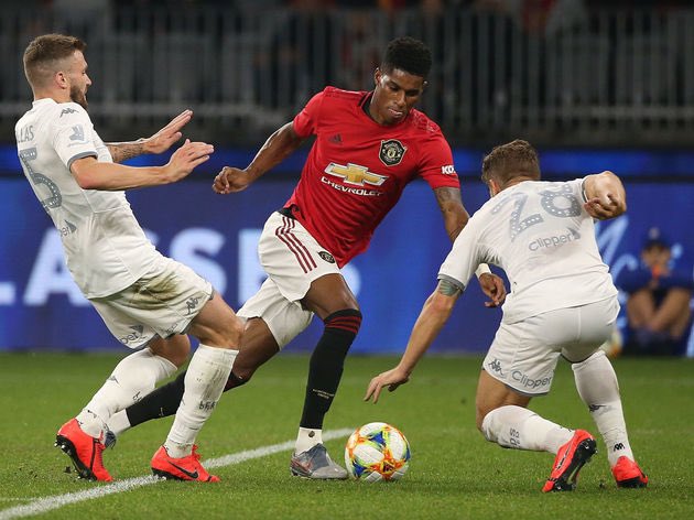 AlwaysUnited20's tweet photo. Welcome back to the Prem @LUFC! 
It’s been too long, looking forward to the 6 points from you next season! 🔴 
#MUFC https://t.co/ImEQopNSNV