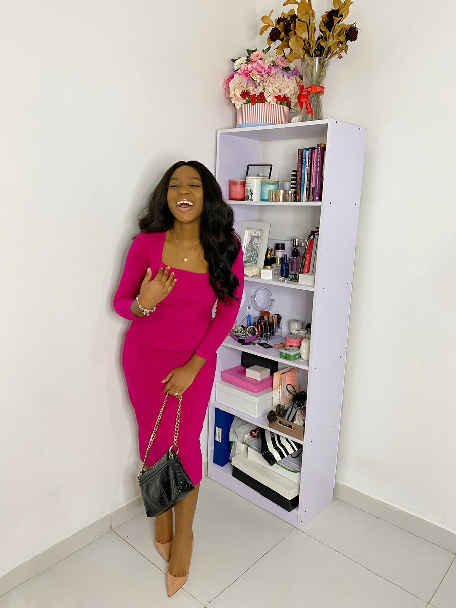 SinmisolaNY's tweet photo. @SeamstressLagos makes the best workwear 😍😍😍
#AFave https://t.co/yQDaXn2wG6