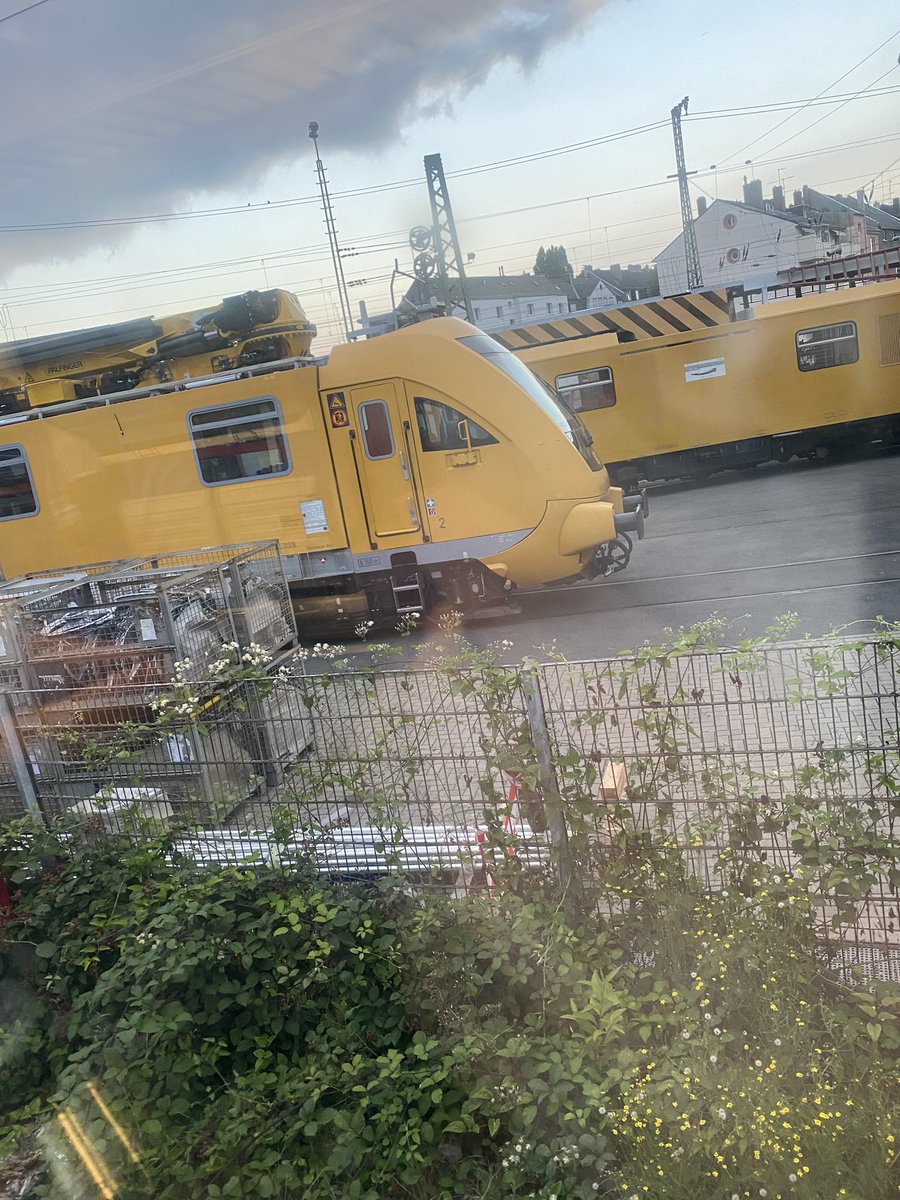 patrickauftour's tweet photo. Eine nicht brennende #BR711 😆 https://t.co/MkCxO2usSa