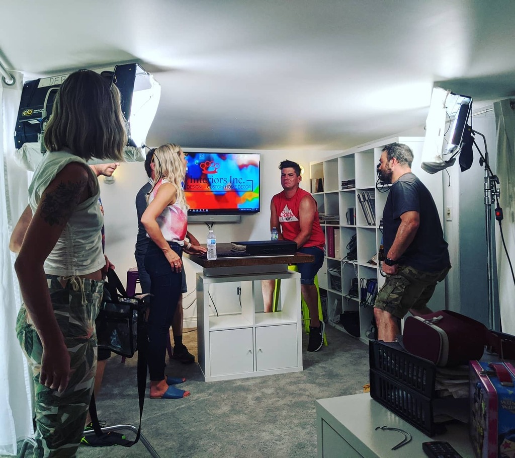 tebInteriors's tweet image. Whoa! What the hell are all these people and TV lights doing here at the teb office?!
.
*wink wink*
.
.
#designTV #hgtvcanada #injectsomeedge #homegasm #interiordesign #design #homedecor #customhomedecor #home #colour #homesweethome #homedesign #homedeco… instagr.am/p/CCwP2EcJFBt/