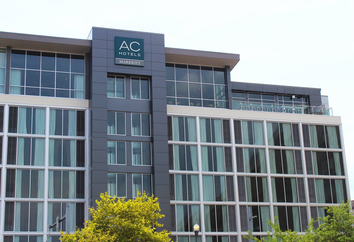 nexgen_design's tweet photo. A showcase ACM project in Downtown Pittsburgh #aluminumcomposite https://t.co/1k7p8S33yQ