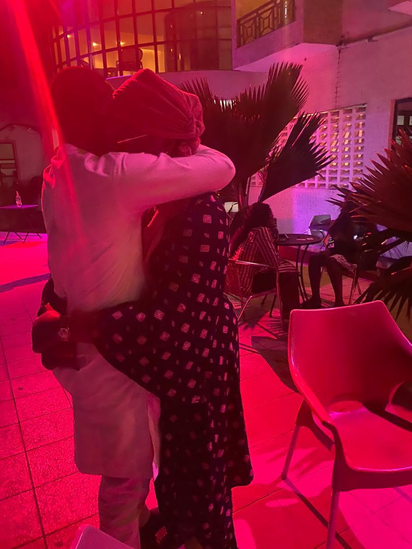 Ozikroh0's tweet photo. Congratulations @barliqees
Biko, Invite us to the owambe o 

#ForeverBD https://t.co/vt29wsbFsW