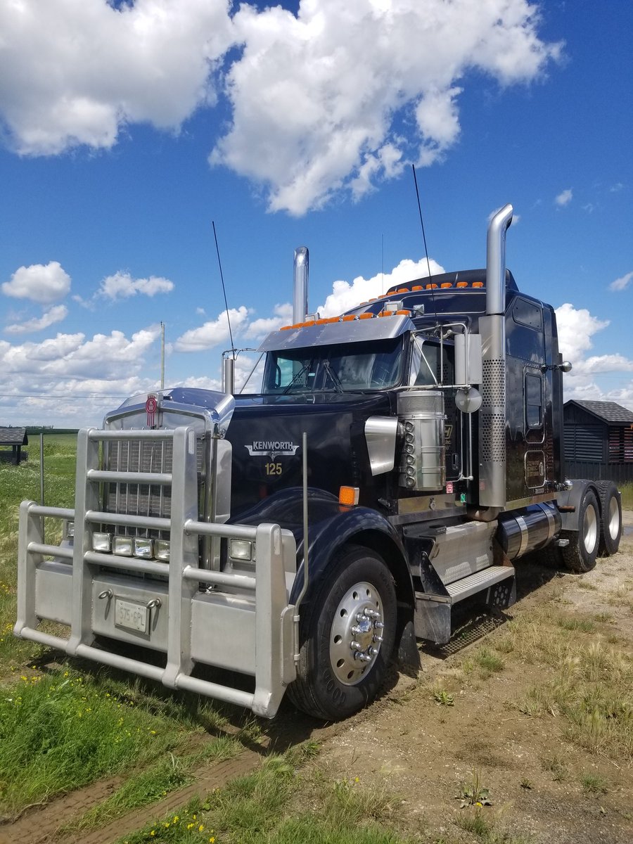 cashcrop10's tweet photo. FOR SALE 2011,Kenworth W-900L.  All information is in pictures. https://t.co/yJsFA37lKK