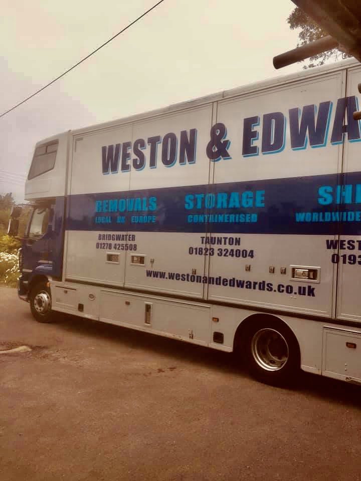 abbot_way's tweet photo. 3 lorry loads, 3 vans and 6 cars today πͺ #resources Delivery continues next week @Weston_Edwards π
#ifyoubuildittheywillcome #schoolsoutforsummer #not4us #Dyslexia #Somerset π https://t.co/bWhI5GK5mG