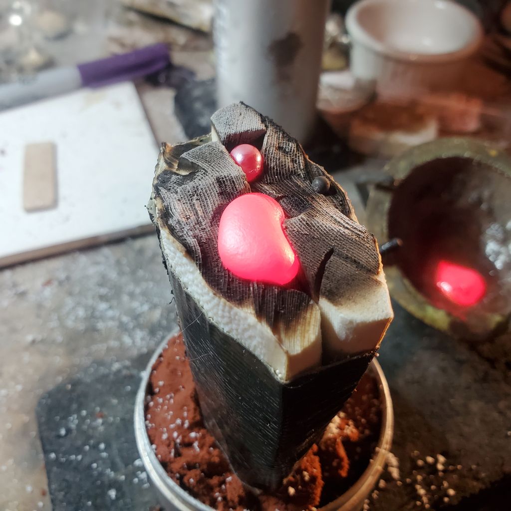 LilacHarlequin's tweet image. Tried cuttlefish bone casting today. Wasn't overly successful, but it's got me wanting to do more!

#casting #cuttlebonecasting #silvercasting #lilacharlequinstudio #makearteveryday #etsy #artforsale #jewelryforsale #handmade #Coloradoartist #elementalart #inspiredbynature