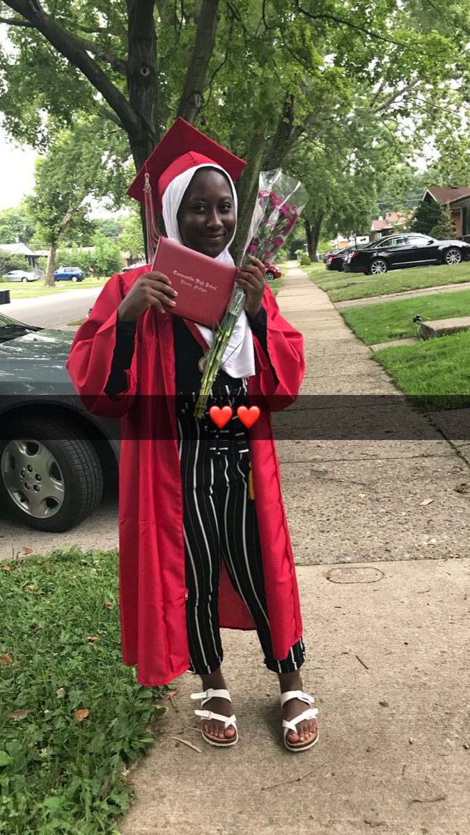 Fatimatadiop20's tweet photo. We did it ๐ #CHSTrojanPride https://t.co/pG18ejQeFW