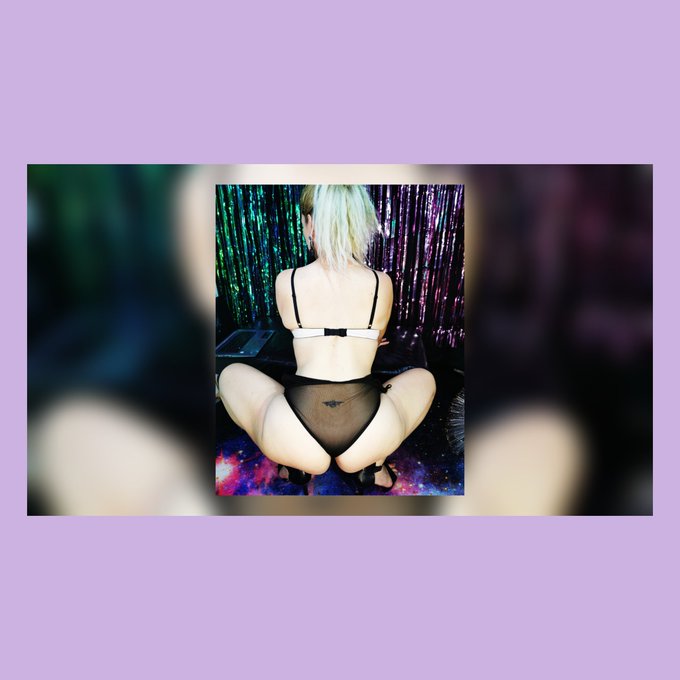 Looking for a sweetheart?  I could be yours 🦄🖤🤍🖤🤍🖤🤍🖤  ☮️🔞Subscribe to me, turn on rebill and let me seduce<a href="/tag/followme"class="tags"><span>#followme</span></a><a href="/tag/piercing"class="tags"><span>#piercing</span></a><a href="/tag/ass"class="tags"><span>#ass</span></a><a href="/tag/lgbtq"class="tags"><span>#lgbtq</span></a><a href="/tag/housewife"class="tags"><span>#housewife</span></a><a href="/tag/dildo"class="tags"><span>#dildo</span></a>