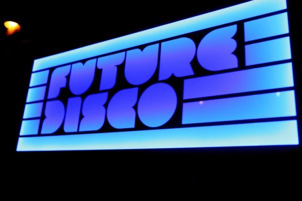 EnOrbitaRadio3's tweet photo. Te proponemos en la edición de @EnOrbitaRadio3 de hoy una selección de Future Disco con sus sonidos más bailables  Despegamos a las 2:00 h como cada viernes noche solo en @radio3_rne   #exigeradio3 https://t.co/6T9QvEPsff