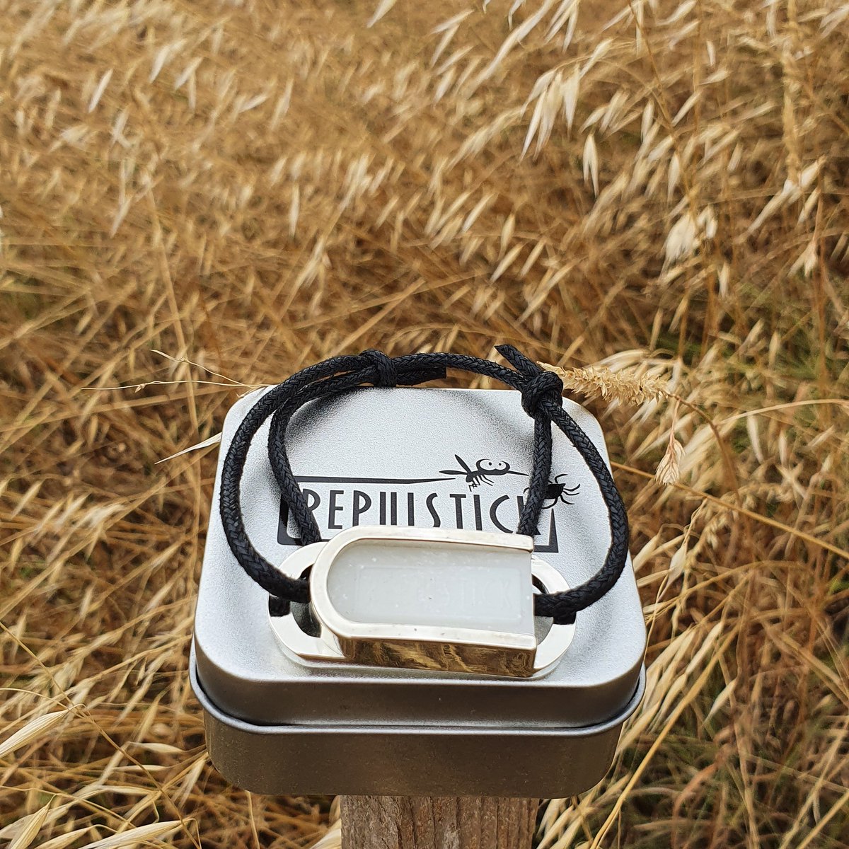 TesutaM's tweet photo. Vraiment contente de ce bracelet répulsif pour plus d'info c'est par ici ⤵️https://t.co/gZe2Yh9N64
#magicmaman #mamadvisor #repulstick https://t.co/uRGcqGx8SY