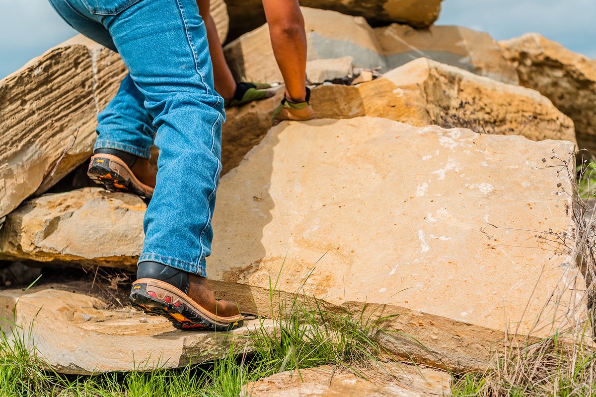 justinboots's tweet photo. A traditional cowboy boot made for work - featuring a Vibram® Outsole, Ortholite® Insole and Electrical Hazard Rating. https://t.co/TjOhdvCLl7 #JustinBoots #JustinWork https://t.co/Xkaab0nFnr