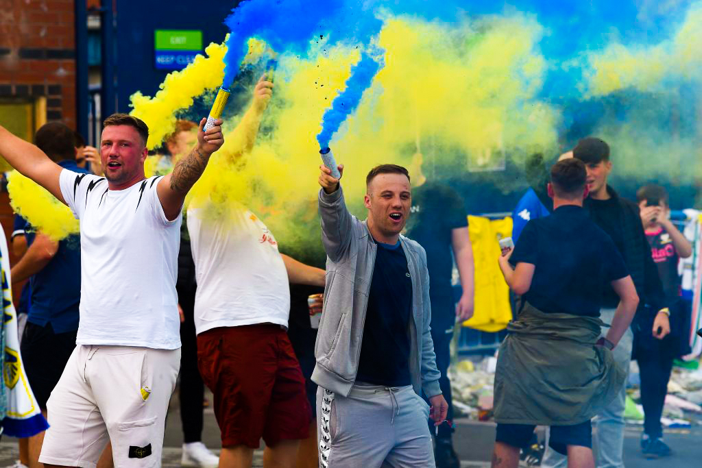 16 years of hurt washed away. 

Leeds United are back in the Premier League and the celebrations have begun at Elland Road 💙💛
