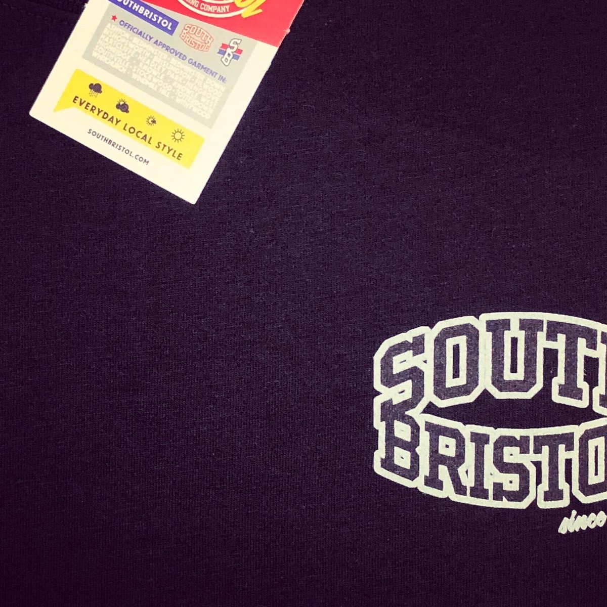 COMPETITION TIME 🥳

Strictly limited edition #SouthBristol #Since1832 colours: just follow <a href="/southbristol/">#SouthBristol</a> + retweet and our super computer will pick 5 people at random to send one to (sizes S-XL).

❤️🖤 Jet Black and Red versions on our website 👍 Another competition next week 🎁