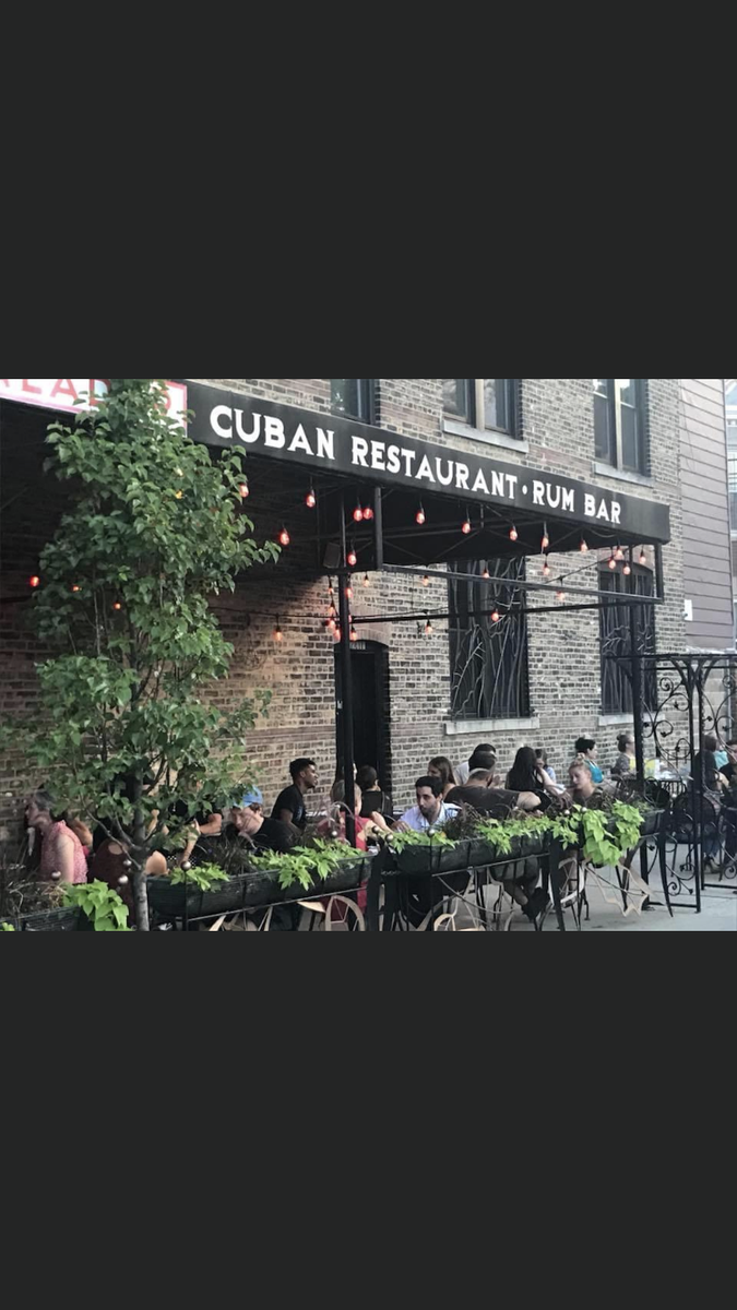 PaladarChicago's tweet photo. You choose...inside or outside dining! Delicious, refreshing and fun no matter what! https://t.co/m9RrXfNn9c
