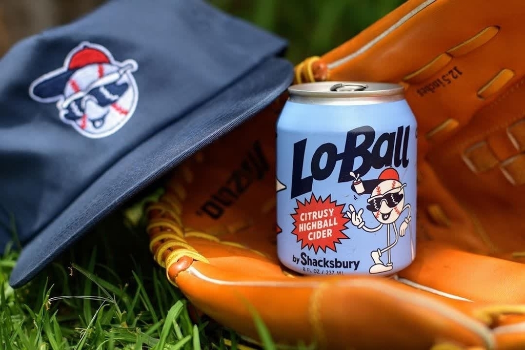 Craftshackbeer's tweet photo. Hey there cute little guy! @shacksbury Lo-Ball is a whiskey flavored highball cider. All in an eight ounce can. Available on CraftShack!⠀
.⠀
.⠀
.⠀
#craftshack #buybeeronline #cider #craftcider #craftnotcrap #ciderlover #craftciderlover #ciders #craf… https://t.co/AiXnUX41iI https://t.co/JKztzaYrUe