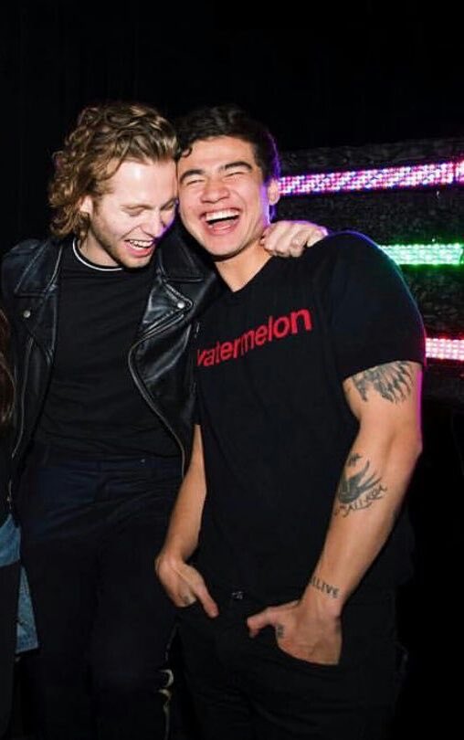 calum hood and luke hemmings: a thread
