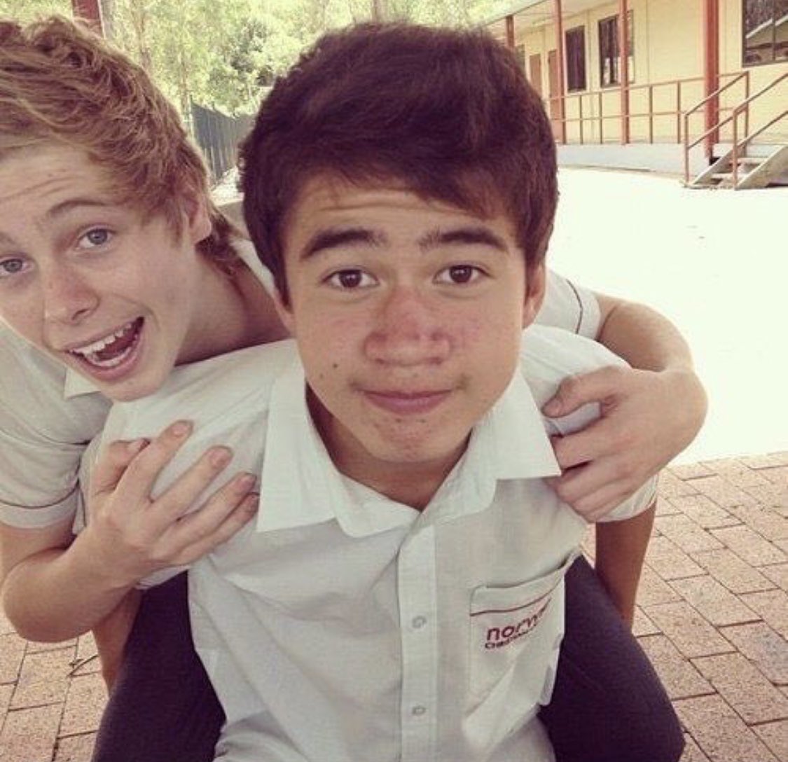 calum hood and luke hemmings: a thread