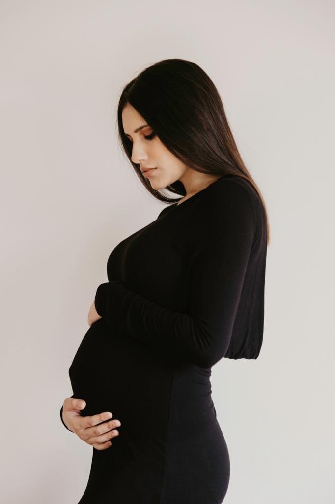 YusraGool's tweet photo. Maternity shoot #8Months in sha Allah 💕 https://t.co/saB2bniEcf