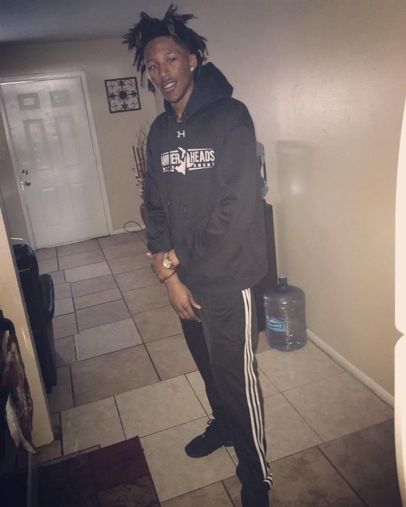 trenchbaby52's tweet photo. #LongLiveLinco ๐ happy birthday big brah keep watching over us I know you smiling up there with the rest of the angels ๐ผ definitely going to make sure your name is remember #LongLive6 https://t.co/98IzT9fpH0