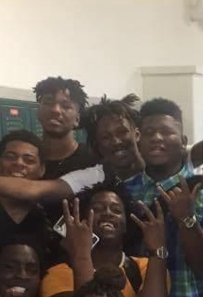 trenchbaby52's tweet photo. #LongLiveLinco ๐ happy birthday big brah keep watching over us I know you smiling up there with the rest of the angels ๐ผ definitely going to make sure your name is remember #LongLive6 https://t.co/98IzT9fpH0