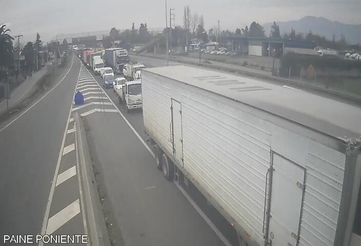 rutadelmaipo's tweet photo. ⚠️ Precaución. Situación actual en sector Paine al sur, persiste alta congestión en el tramo.

No salgas de tu casa, estarás cuidando la salud de muchas personas. #CuidemonosEntreTodos #LejosMásUnidosQueNunca https://t.co/ucmYfGURQv