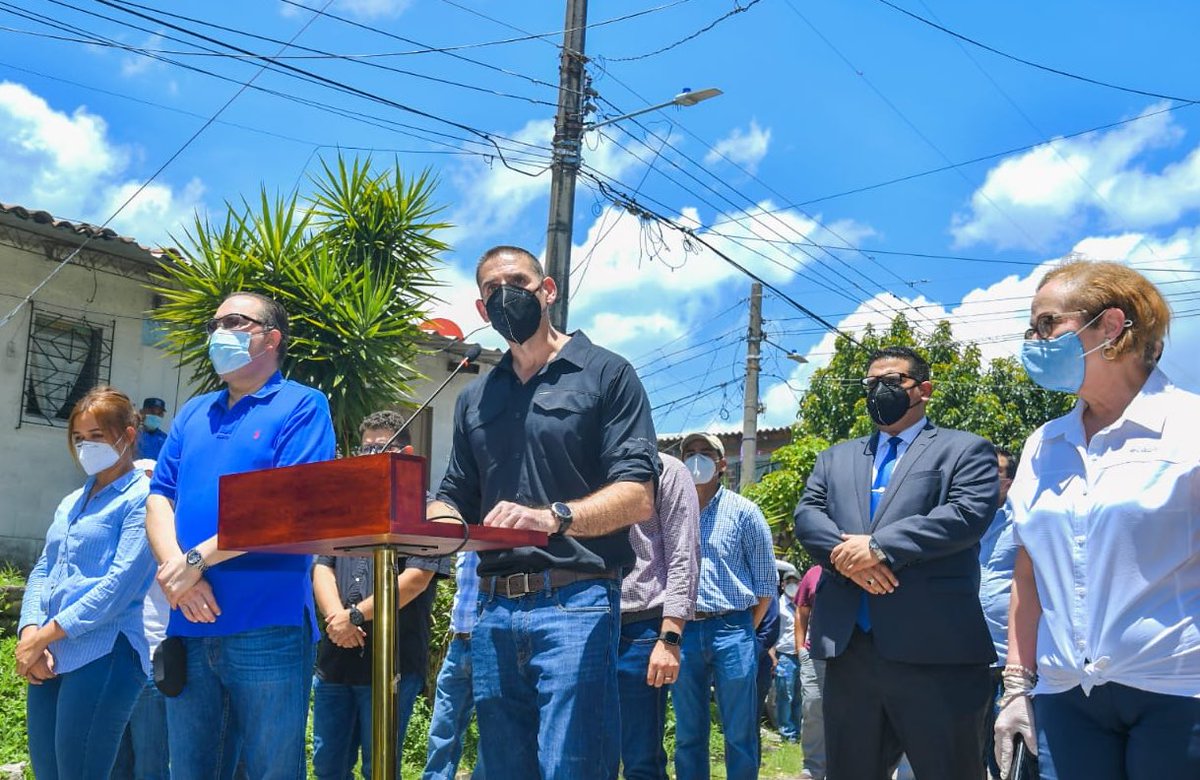 El ministrito sindicalista conocido como Robando Castro está detrás de malos areneros, e íntimamente ligado a una planilla que solo busca dañar y calumniar. Ha habido permisividad y pasividad de las autoridades del partido al no hacer cumplir los reglamentos y estatutos.