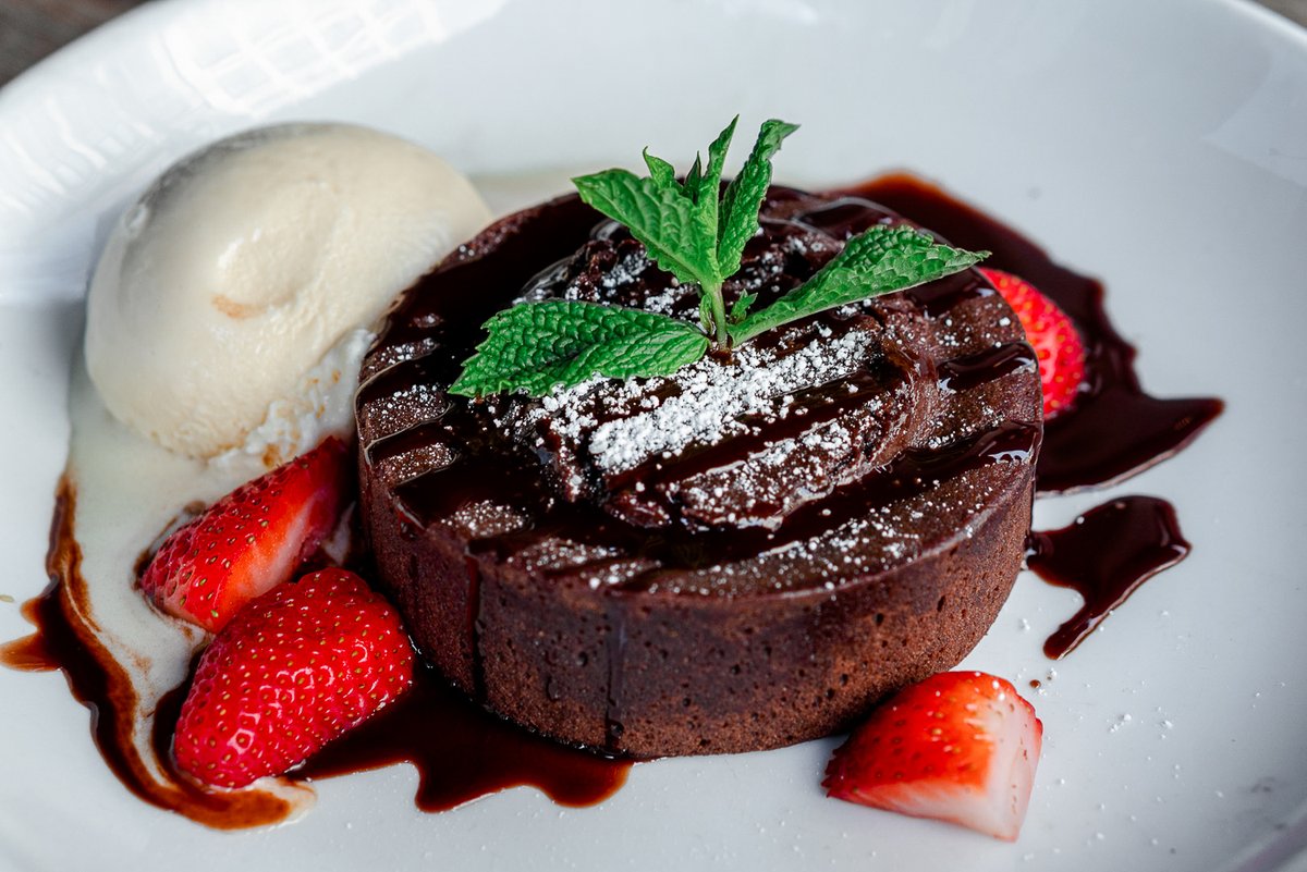 Join us tonight for DATE NIGHT! Together you can devour this incredible lava cake.  🤤

 #sdlife  #visitsandiego  #sandiegorestaurants  #bestofsandiego  #osetrasd