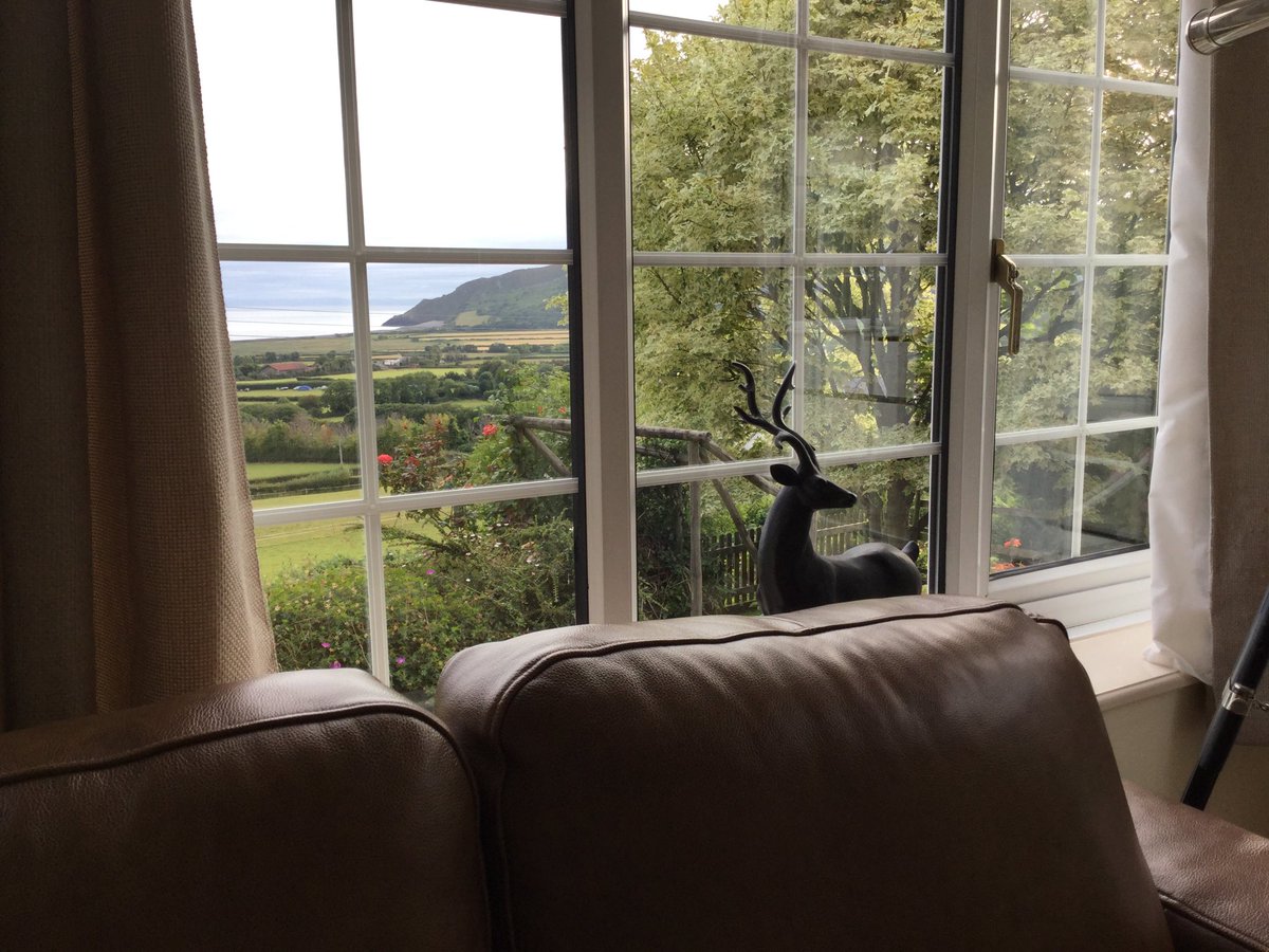 Porlockcoast1's tweet image. ❤️that we can enjoy outdoors from indoors at Elthorne,Porlock. #allseasons #perfectbase ⁦@holnicoteNH⁩ ⁦@PeriwinkleCott1⁩ ⁦@DiscoverPorlock⁩ ⁦@ExmoorNP⁩ ⁦@visitexmoor⁩ ⁦@LateBooking⁩ ⁦@dunsterofficial⁩ ⁦@BBCCountryfile⁩