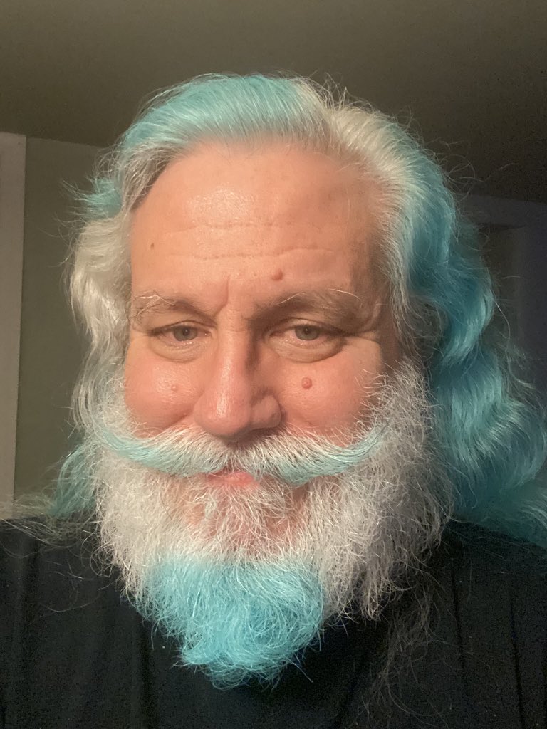 Bear_n_kitten's tweet photo. @PegLulu2 I’m a 54 year old guy with gray hair and I’ve reached the age of IDGAF. Had been doing the ends with Kool-aid on and off for a year or 2, when work from home started, I started to do some long segments and my corona beard. https://t.co/K0V9haTvVD