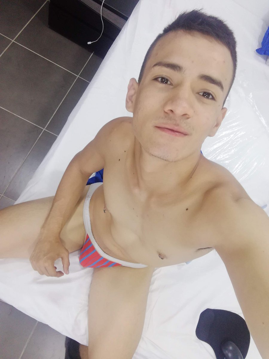Oliverpriince's tweet photo. Vamos a conocernos un poco mas 🛸🌈 https://t.co/Yecl2dUFg8