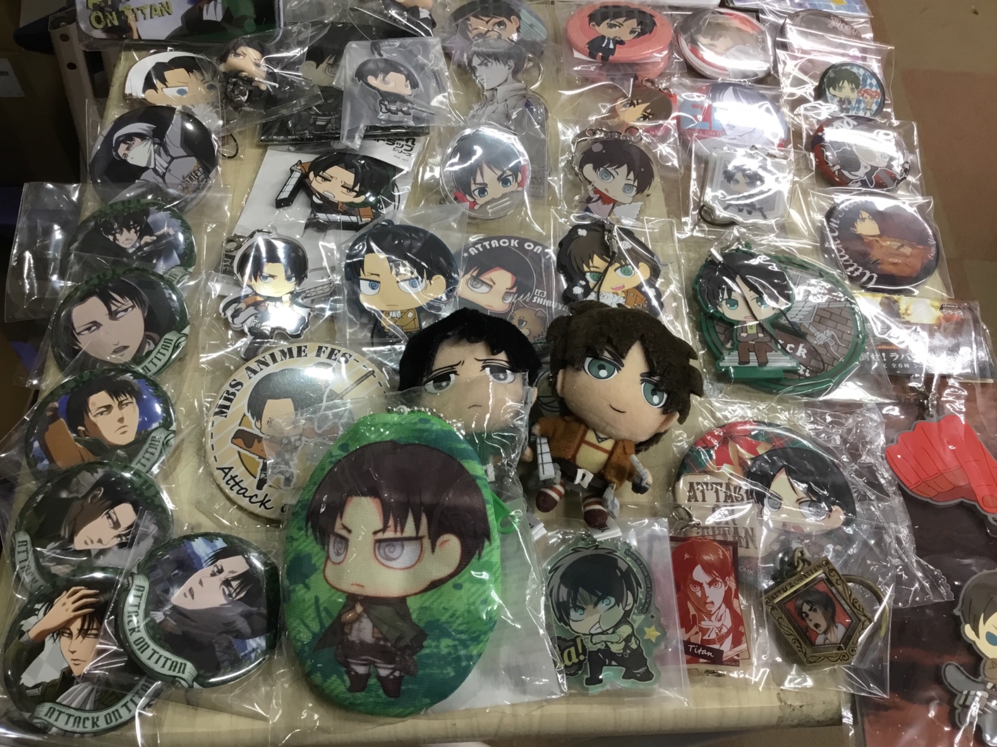 駿河屋 秋葉原店 アニメ ホビー館 進撃の巨人アウトレット雑貨 エレン Amp リヴァイを追加します まだまだ追加していきますので 皆様のご来店 お待ちしております 進撃の巨人 エレン イェーガー リヴァイ T Co Ud9ww9gidh Twitter