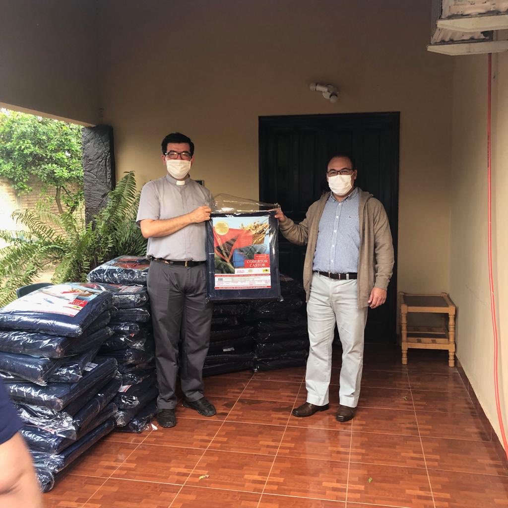 GobCordilleraPy's tweet photo. La Gobernación y la Secretaría de Emergencia Nacional destinaron lotes de frazadas para ser distribuidas a familias de Cordillera en situación vulnerable. https://t.co/B3ugA0W6TA