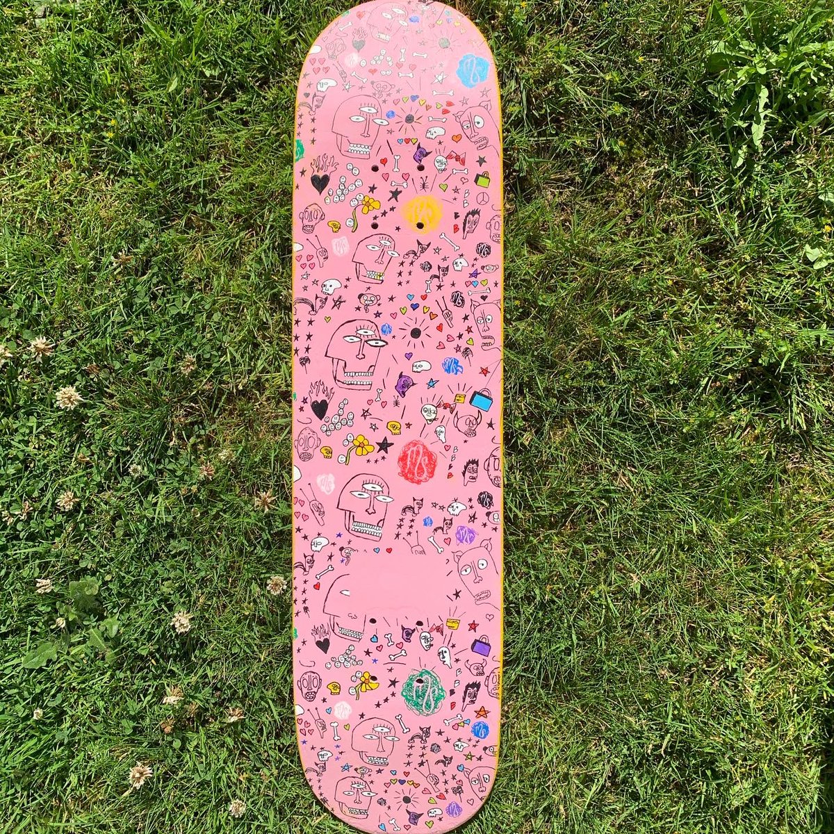 Max_17833's tweet photo. @MODSUN made this skateboard. Needed some wall art, can’t wait to get you to sign it in the space I’ve left so I can truly finish it. Can’t wait to have one of your paintings hanging beside it. #modsun #stayaway #stayawaypianoversion #movie #lookup #modivation #dropthevidtomorrow https://t.co/fPGU29Fgdm