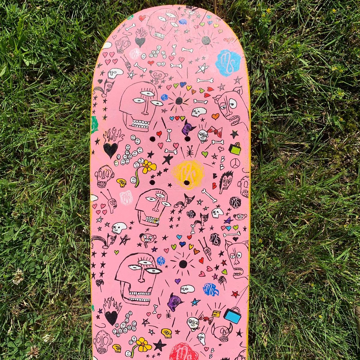 Max_17833's tweet photo. @MODSUN made this skateboard. Needed some wall art, can’t wait to get you to sign it in the space I’ve left so I can truly finish it. Can’t wait to have one of your paintings hanging beside it. #modsun #stayaway #stayawaypianoversion #movie #lookup #modivation #dropthevidtomorrow https://t.co/fPGU29Fgdm