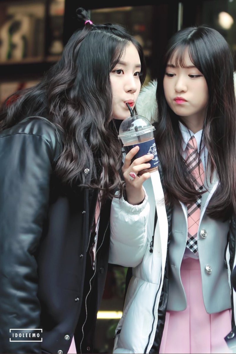 LUNARSOLAR_INTL's tweet photo. [PREDEBUT] Taeryeong with former PRISTIN Xiyeon. https://t.co/WfKMoGnXaS