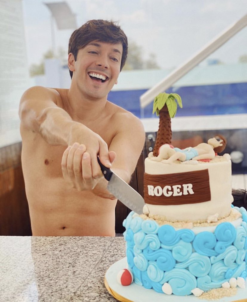 giuliannaazi's tweet photo. Roger a sus 40 // yo a mis 20 https://t.co/Rfa9j8sKWr