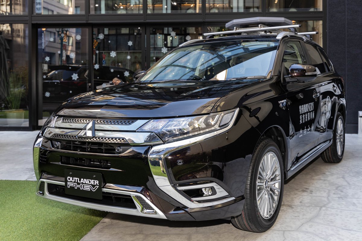 栗原祥光 定期的に仕事クルマとして 電気が使える 荷物が詰める 人が乗る アウトランダーphevの事で頭がいっぱいに しかも架装すれば車中泊もラクラク 内装も素敵だしー