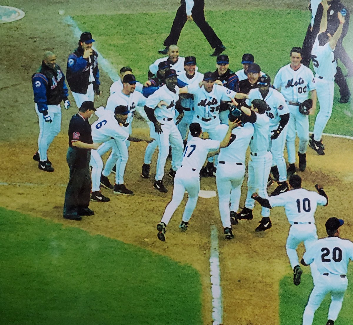 Grizzl's tweet photo. @metspolice Took this shot sitting in left field behind the foul pole. Watched the ball go over the wall. Nice memory... https://t.co/LEAovwVv9A