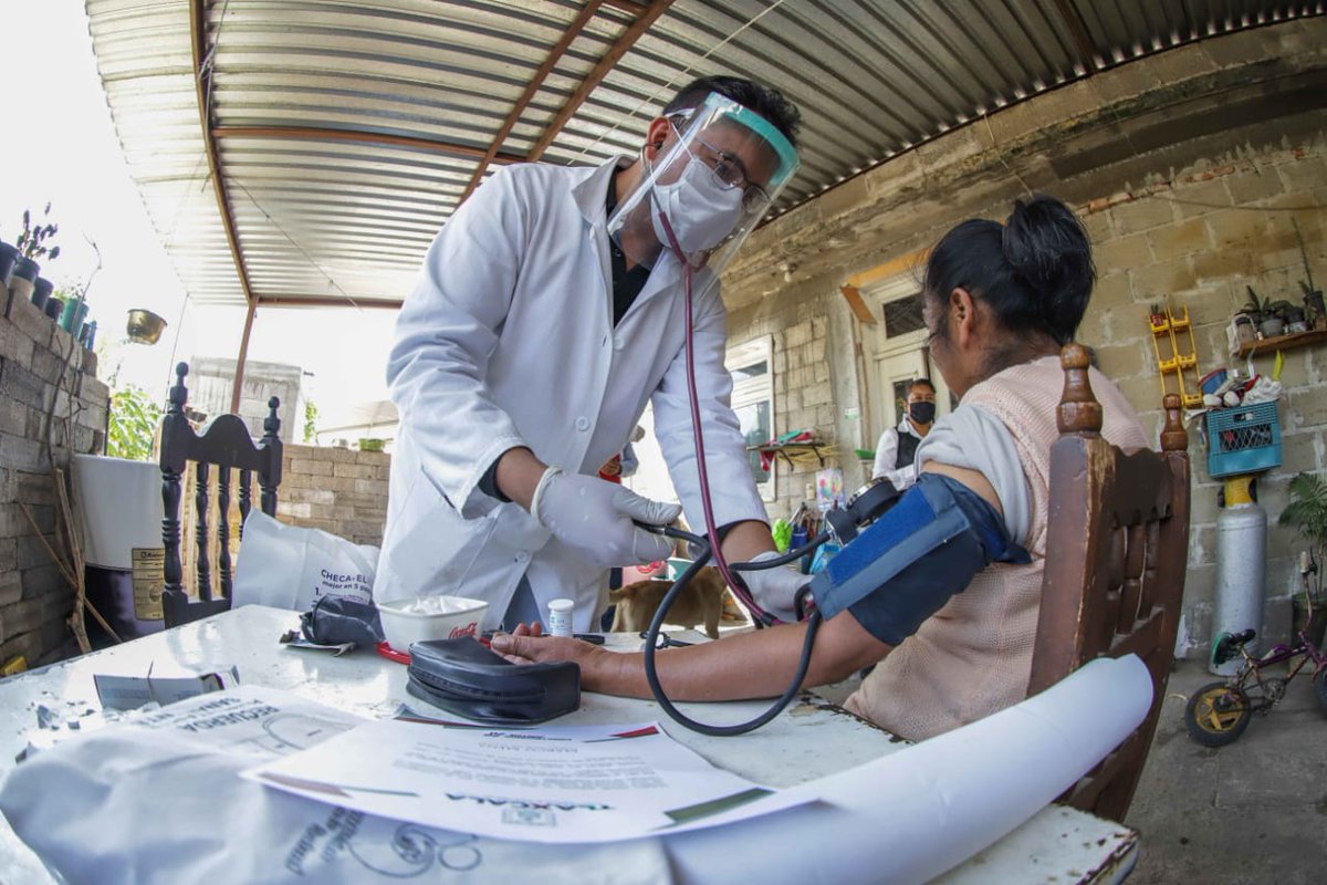 MarcoAMena's tweet photo. 1/3 El semáforo #COVID19mx del @GobiernoMX ha ubicado hoy a Tlaxcala en color naranja. Es importante mantener y no relajar las medidas sanitarias. Desde el lavado de manos permanente y el uso de cubrebocas, hasta los protocolos de salud para negocios y grandes empresas. https://t.co/7G9v7Kne4t