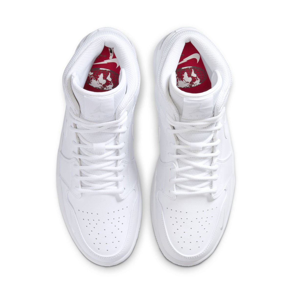 snkr_twitr's tweet photo. Jordan 1 Mid ‘Euro Tour’

https://t.co/XQQdTkE4Ji

#AD https://t.co/4uG489XYfs